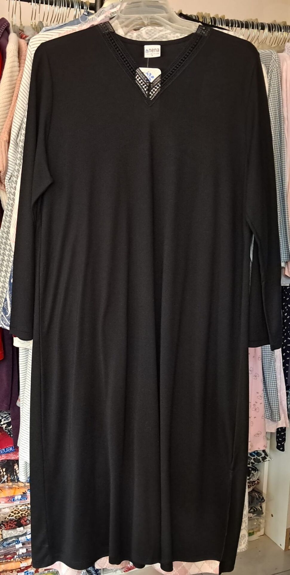 NENA Yakası Dantelli Şık ve Sade Gecelik